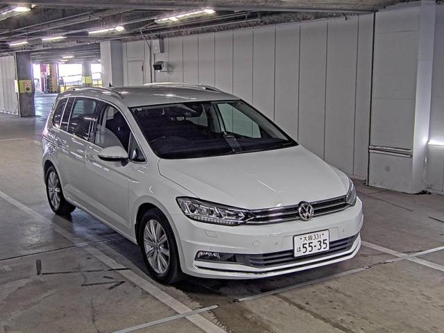 Import and buy VOLKSWAGEN GOLF 2018 from Japan to Nairobi, Kenya