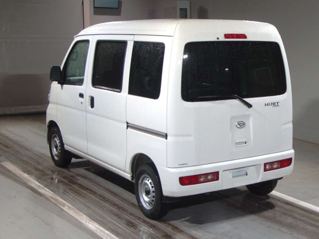 Import and buy DAIHATSU HIJET VAN 2017 from Japan to Nairobi, Kenya