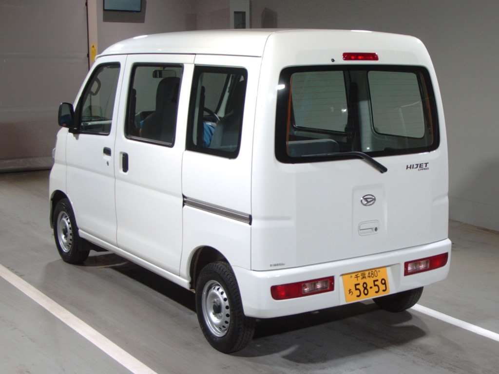 Import and buy DAIHATSU HIJET VAN 2017 from Japan to Nairobi, Kenya