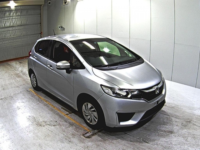 Import and buy HONDA FIT 2017 from Japan to Nairobi, Kenya