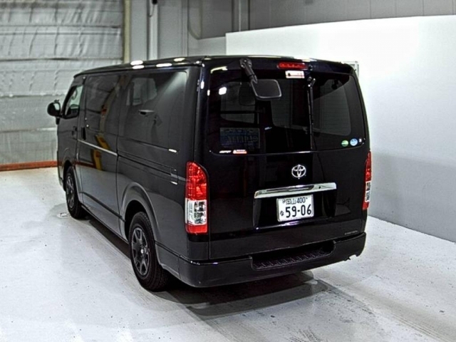 Import and buy TOYOTA HIACE VAN 2019 from Japan to Nairobi, Kenya