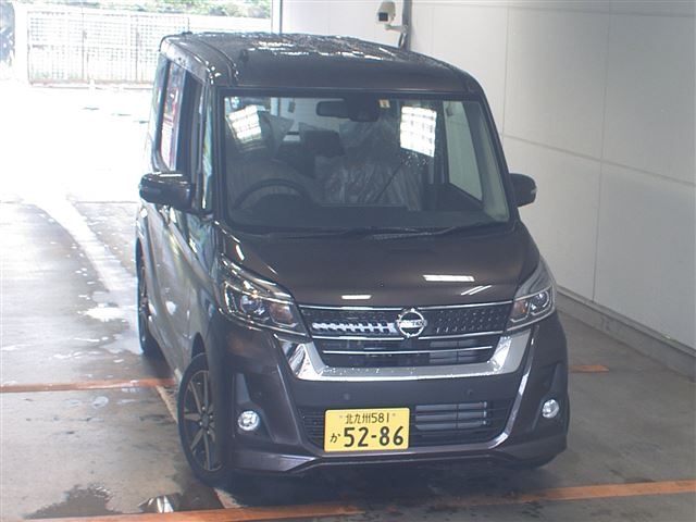 Import and buy NISSAN DAYZ ROOX 2018 from Japan to Nairobi, Kenya