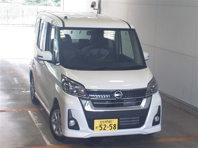 Import and buy NISSAN DAYZ ROOX 2018 from Japan to Nairobi, Kenya