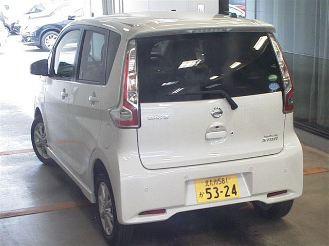 Import and buy NISSAN DAYZ 2018 from Japan to Nairobi, Kenya