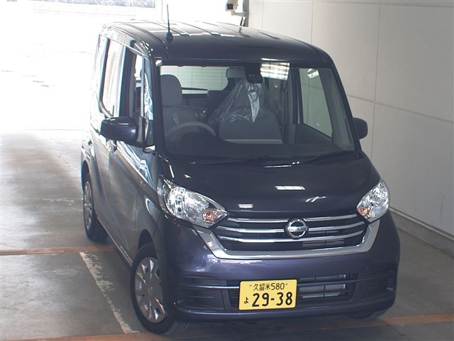 Import and buy NISSAN DAYZ ROOX 2018 from Japan to Nairobi, Kenya