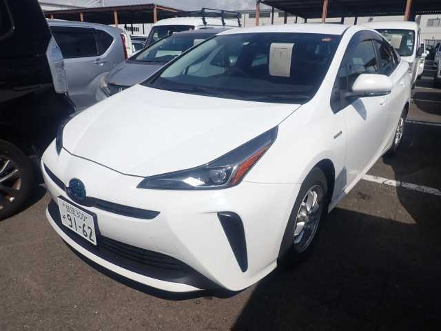 Import and buy TOYOTA PRIUS 2019 from Japan to Nairobi, Kenya