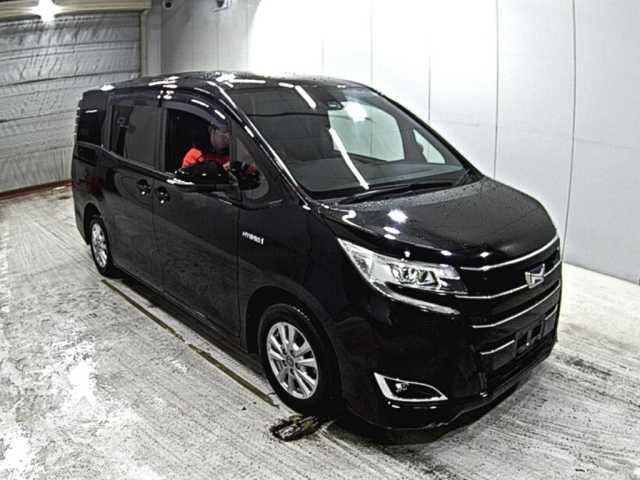 Import and buy TOYOTA NOAH 2019 from Japan to Nairobi, Kenya