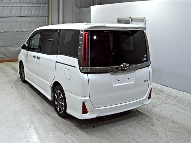 Import and buy TOYOTA NOAH 2018 from Japan to Nairobi, Kenya