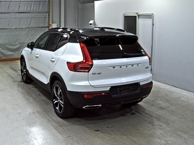 Import and buy VOLVO XC40 2019 from Japan to Nairobi, Kenya