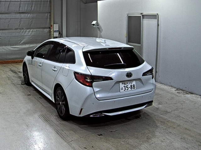 Import and buy TOYOTA COROLLA TOURING 2022 from Japan to Nairobi, Kenya