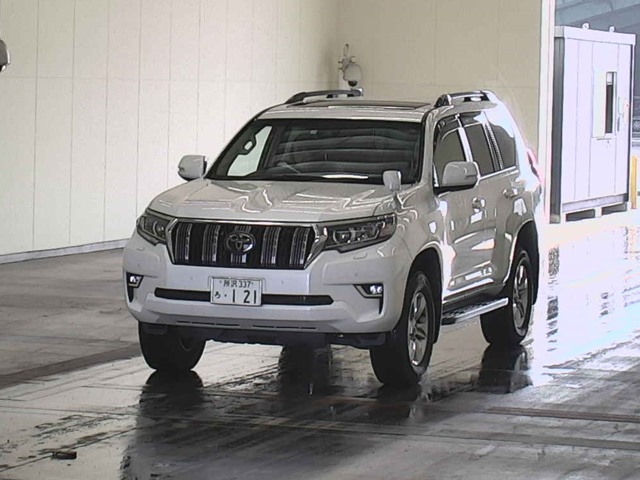 Import and buy TOYOTA LAND CRUISER PRADO 2017 from Japan to Nairobi, Kenya