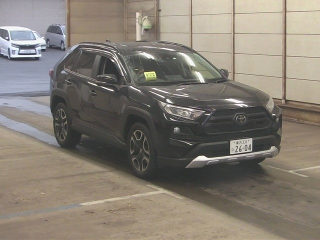 Import and buy TOYOTA RAV4 2019 from Japan to Nairobi, Kenya