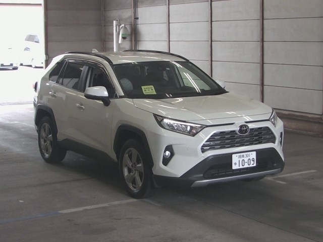 Import and buy TOYOTA RAV4 2019 from Japan to Nairobi, Kenya