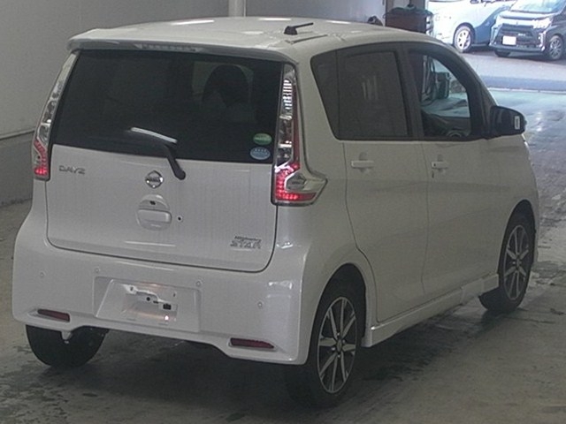 Import and buy NISSAN DAYZ 2018 from Japan to Nairobi, Kenya