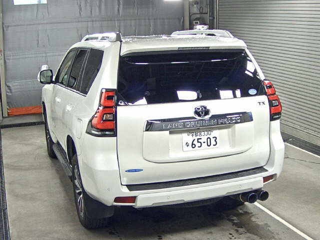 Import and buy TOYOTA LAND CRUISER PRADO 2018 from Japan to Nairobi, Kenya