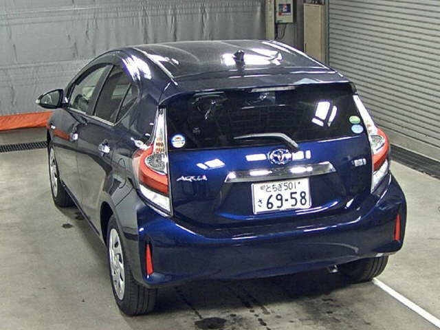 Import and buy TOYOTA AQUA 2018 from Japan to Nairobi, Kenya