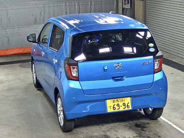 Import and buy DAIHATSU MIRA E S 2017 from Japan to Nairobi, Kenya