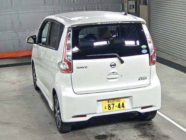 Import and buy NISSAN DAYZ 2017 from Japan to Nairobi, Kenya