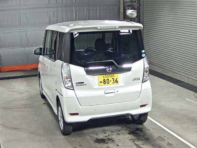 Import and buy NISSAN DAYZ ROOX 2018 from Japan to Nairobi, Kenya