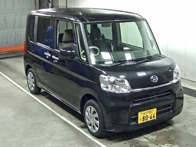 Import and buy DAIHATSU TANTO 2017 from Japan to Nairobi, Kenya