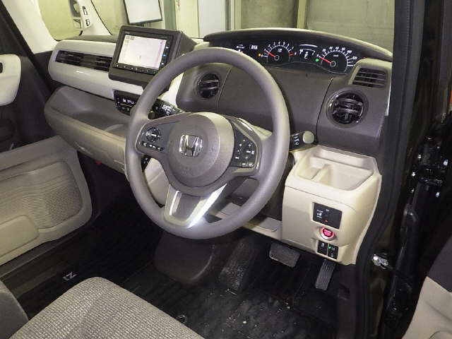 Import and buy HONDA N BOX 2017 from Japan to Nairobi, Kenya