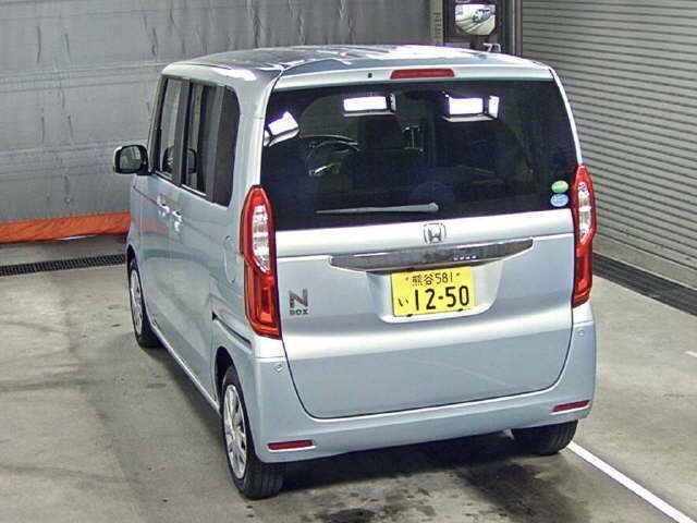 Import and buy HONDA N BOX 2018 from Japan to Nairobi, Kenya