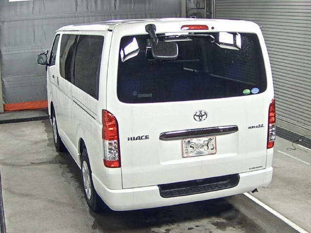 Import and buy TOYOTA HIACE VAN 2018 from Japan to Nairobi, Kenya