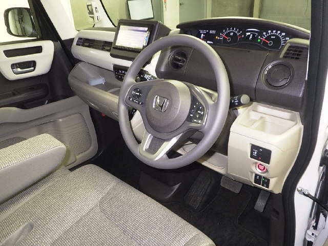 Import and buy HONDA N BOX 2018 from Japan to Nairobi, Kenya