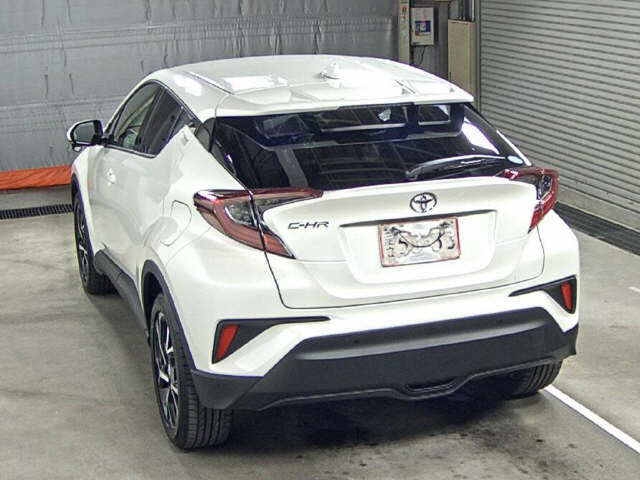 Import and buy TOYOTA C-HR 2018 from Japan to Nairobi, Kenya