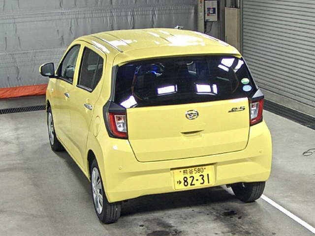 Import and buy DAIHATSU MIRA E S 2017 from Japan to Nairobi, Kenya