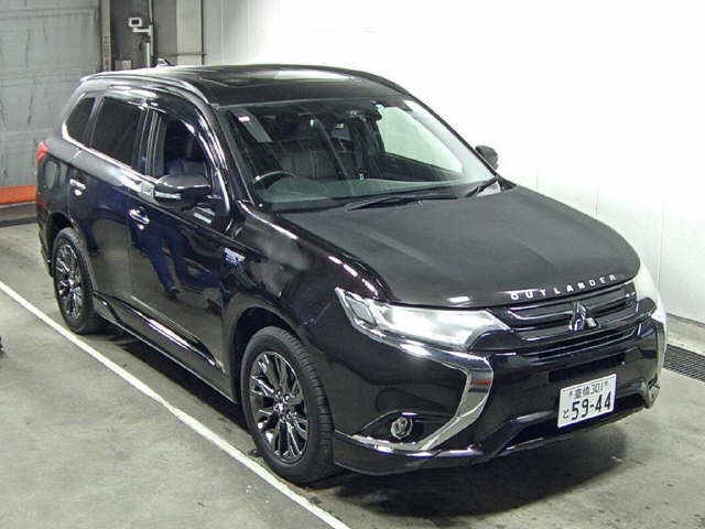 Import and buy MITSUBISHI OUTLANDER PHEV 2017 from Japan to Nairobi, Kenya