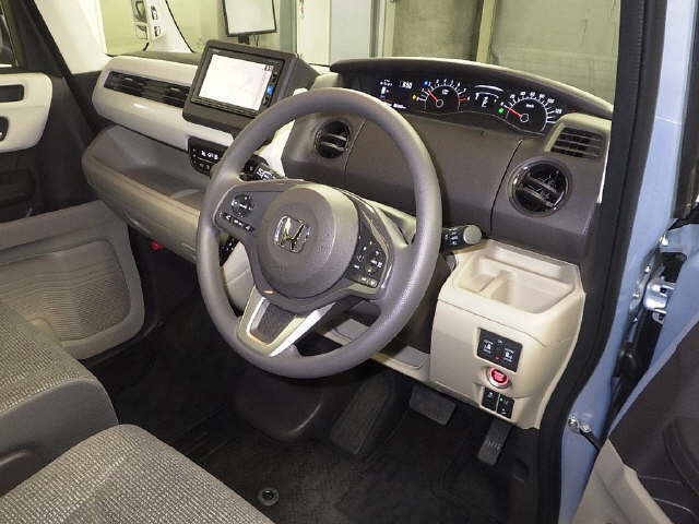 Import and buy HONDA N BOX 2017 from Japan to Nairobi, Kenya