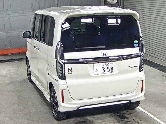 Import and buy HONDA N BOX 2018 from Japan to Nairobi, Kenya