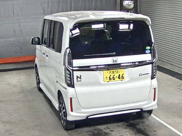 Import and buy HONDA N BOX 2019 from Japan to Nairobi, Kenya