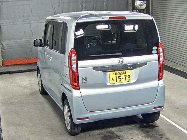 Import and buy HONDA N BOX 2018 from Japan to Nairobi, Kenya