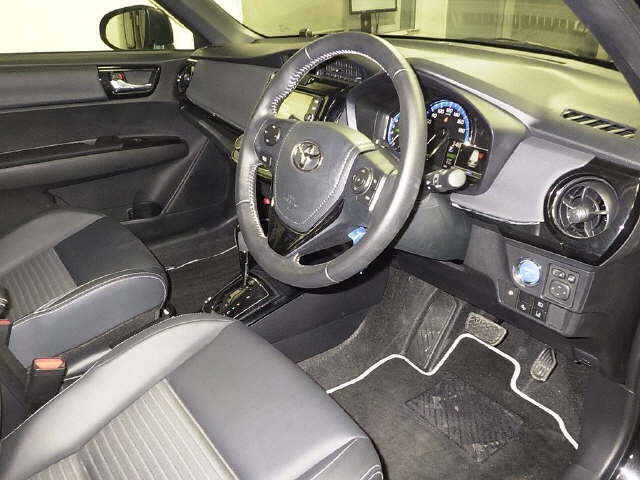 Import and buy TOYOTA COROLLA FIELDER 2018 from Japan to Nairobi, Kenya