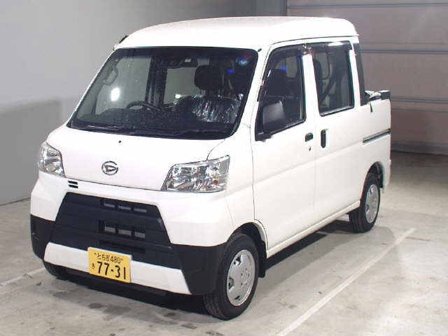 Import and buy DAIHATSU HIJET VAN 2018 from Japan to Nairobi, Kenya