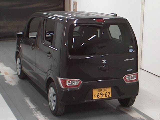 Import and buy SUZUKI WAGON R 2017 from Japan to Nairobi, Kenya