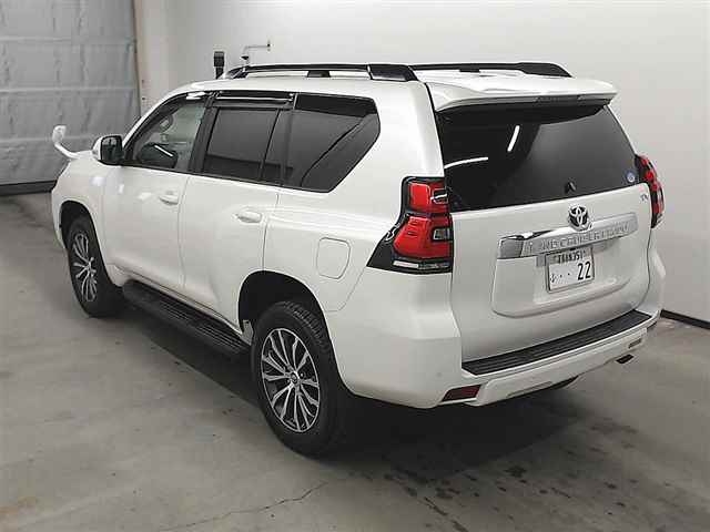 Import and buy TOYOTA LAND CRUISER PRADO 2019 from Japan to Nairobi, Kenya