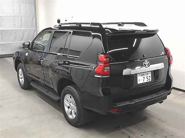 Import and buy TOYOTA LAND CRUISER PRADO 2019 from Japan to Nairobi, Kenya