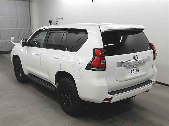 Import and buy TOYOTA LAND CRUISER PRADO 2019 from Japan to Nairobi, Kenya