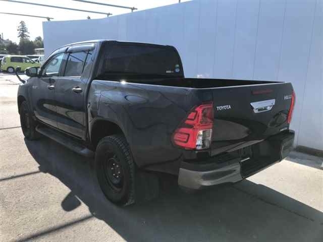 Import and buy TOYOTA HILUX 2018 from Japan to Nairobi, Kenya