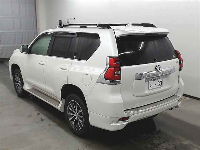 Import and buy TOYOTA LAND CRUISER PRADO 2018 from Japan to Nairobi, Kenya