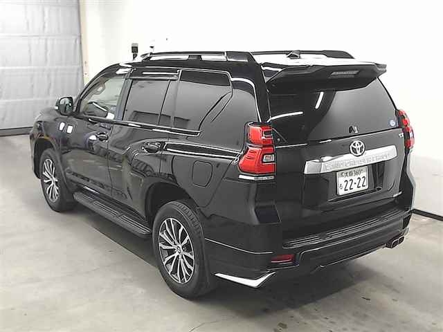 Import and buy TOYOTA LAND CRUISER PRADO 2017 from Japan to Nairobi, Kenya