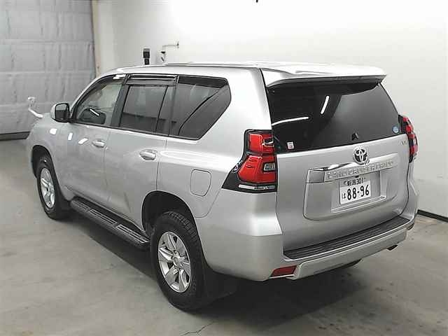 Import and buy TOYOTA LAND CRUISER PRADO 2017 from Japan to Nairobi, Kenya