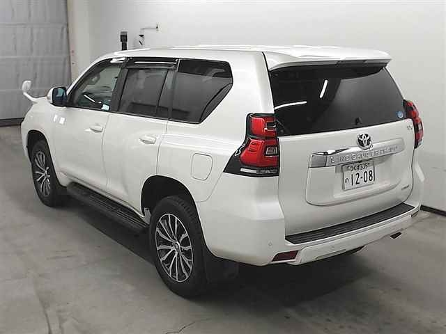 Import and buy TOYOTA LAND CRUISER PRADO 2017 from Japan to Nairobi, Kenya