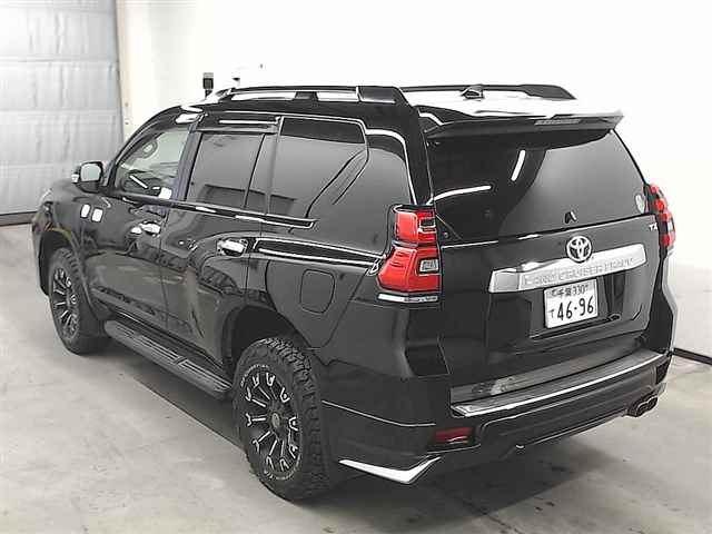 Import and buy TOYOTA LAND CRUISER PRADO 2017 from Japan to Nairobi, Kenya