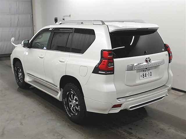 Import and buy TOYOTA LAND CRUISER PRADO 2019 from Japan to Nairobi, Kenya