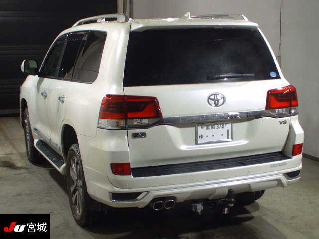 Import and buy TOYOTA LAND CRUISER 2018 from Japan to Nairobi, Kenya