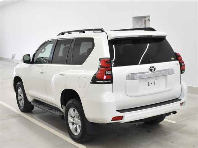 Import and buy TOYOTA LAND CRUISER PRADO 2018 from Japan to Nairobi, Kenya